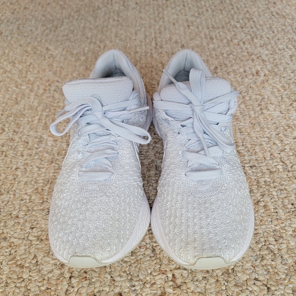 Nike Women's Light Gray React Infinity Flyknit - Picture 3 of 10
